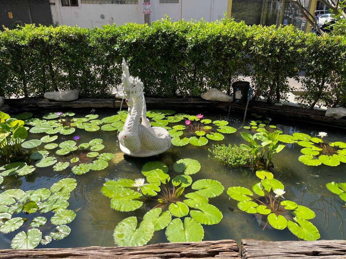 Town In Town Gardent Resort Bangkok Eksteriør bilde
