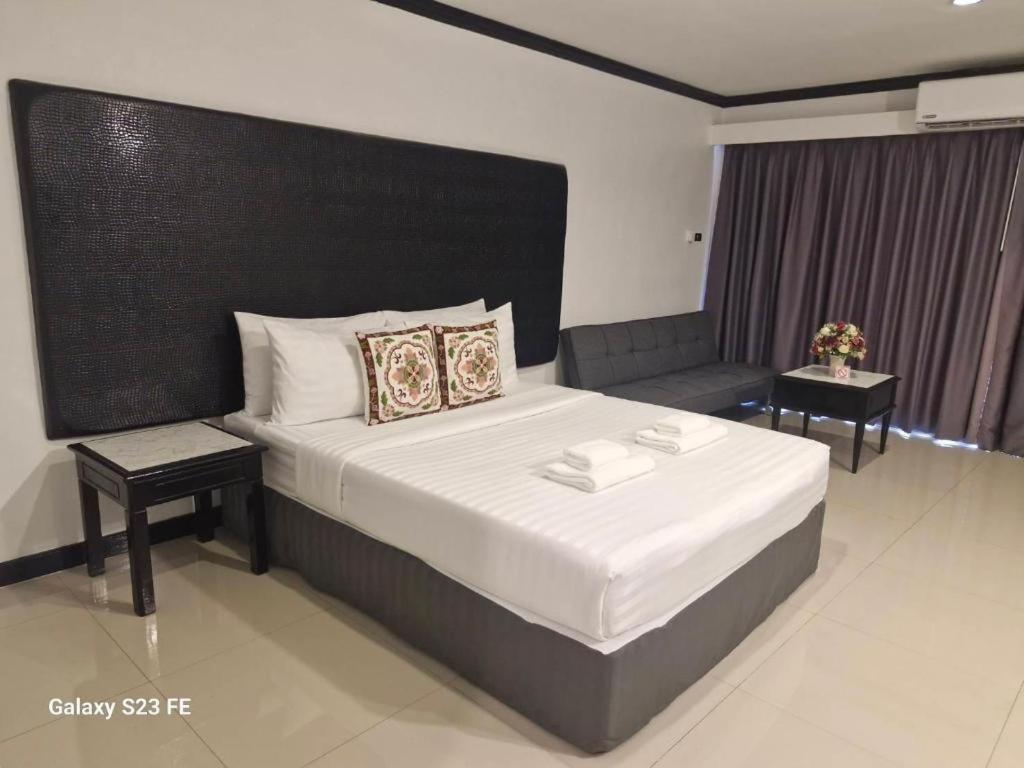 Town In Town Gardent Resort Bangkok Eksteriør bilde
