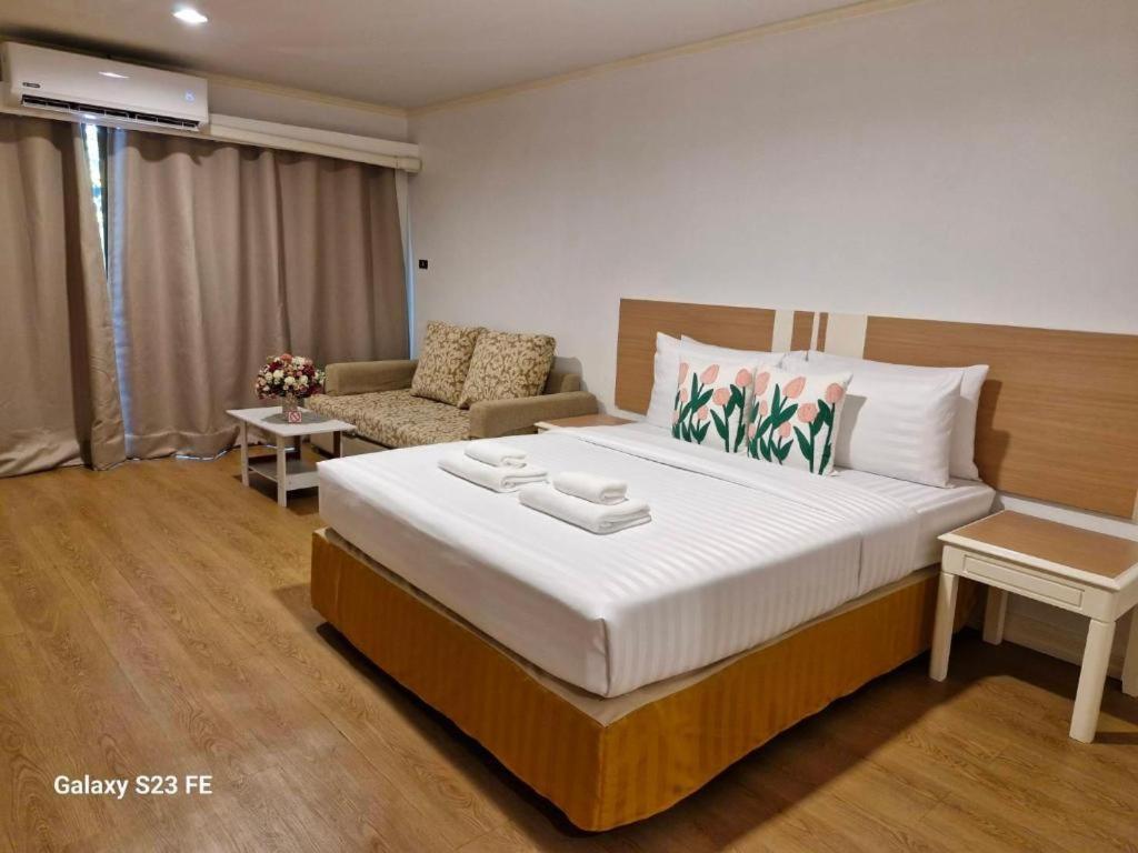 Town In Town Gardent Resort Bangkok Eksteriør bilde