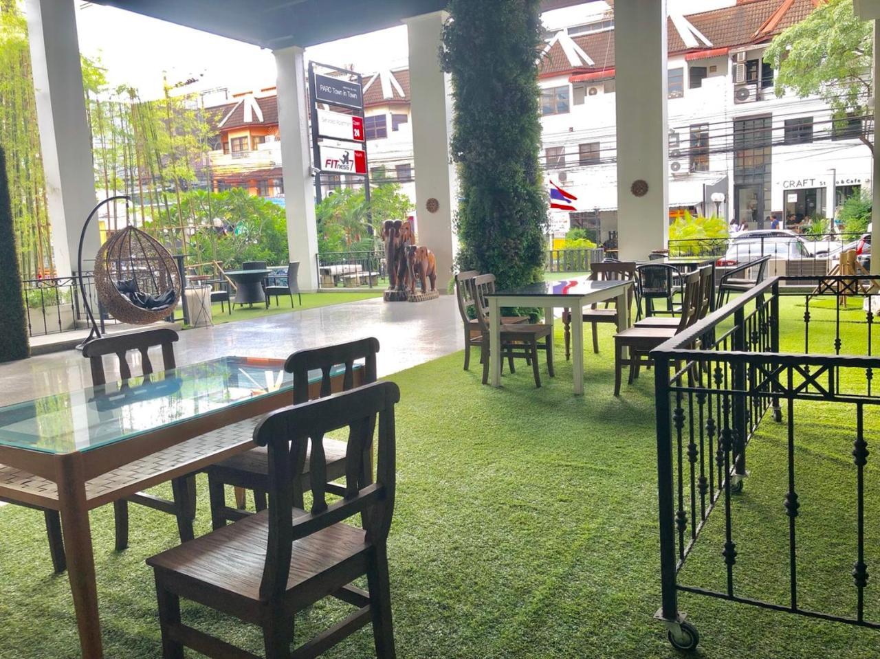 Town In Town Gardent Resort Bangkok Eksteriør bilde